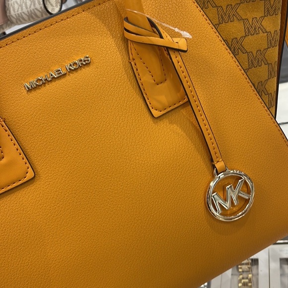 Michael Kors Avril Large Top Zip Satchel Shoulder Bag
Honeycomb - Picture 13 of 16